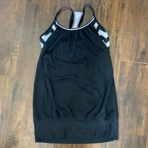 Lululemon NO LIMITS tank size 6